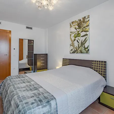 Apartment Townhouse Paraiso 2 *